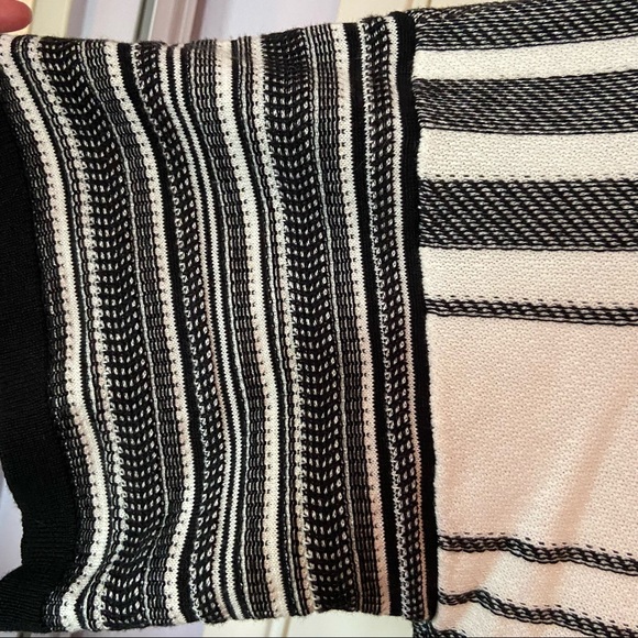 Short-Sleeved Vince Sweater Tunic - Picture 4 of 8